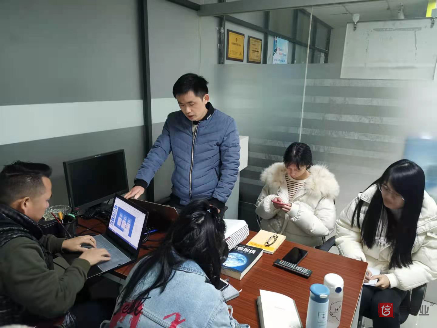 信專業(yè)2020年12月工作總結(jié)會(huì)議